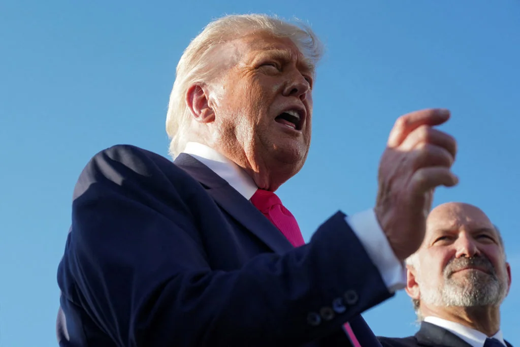 DONALD TRUMP