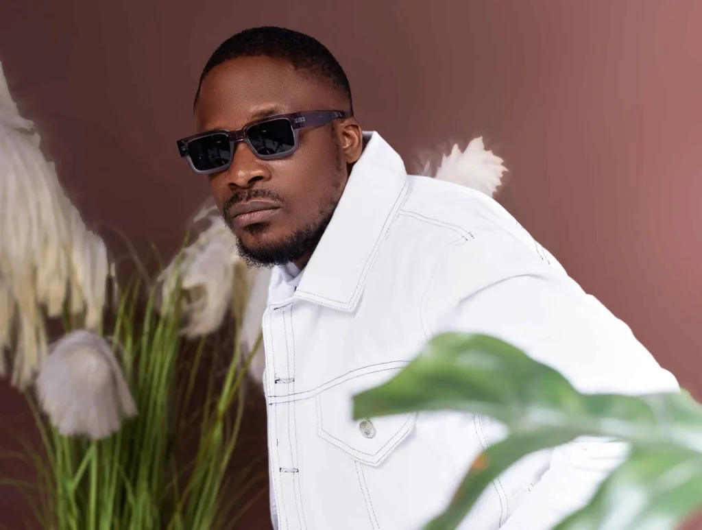 Nigerian singer Oluwajuwonlo Iledare, popularly known as Jaywon, has appealed to President Bola Ahmed Tinubu to intervene in the rising insecurity in his hometown, Okun, Kogi State. In a video shared on social media, the singer lamented that residents of Okun have been facing repeated attacks that have claimed lives, including those of police officers and vigilante members. According to him, the situation has left the community in fear and despair. “If those in uniform are not safe, what hope is left for the ordinary man?” Jaywon said, noting that three police officers and two vigilantes were recently killed in Yagba. Jaywon also questioned the use of Fulani men to guard communities, alleging that the same group is often accused of kidnappings and killings. He described the development as a failure of leadership and called on the President to take urgent action. The singer urged the federal government and security agencies to step in immediately, saying his people are in dire need of protection. He ended his appeal with the words: “Kogi is bleeding. Please save us.” At the time of filing this report, there has been no official response from the police or the presidency on the killings or Jaywon’s plea.