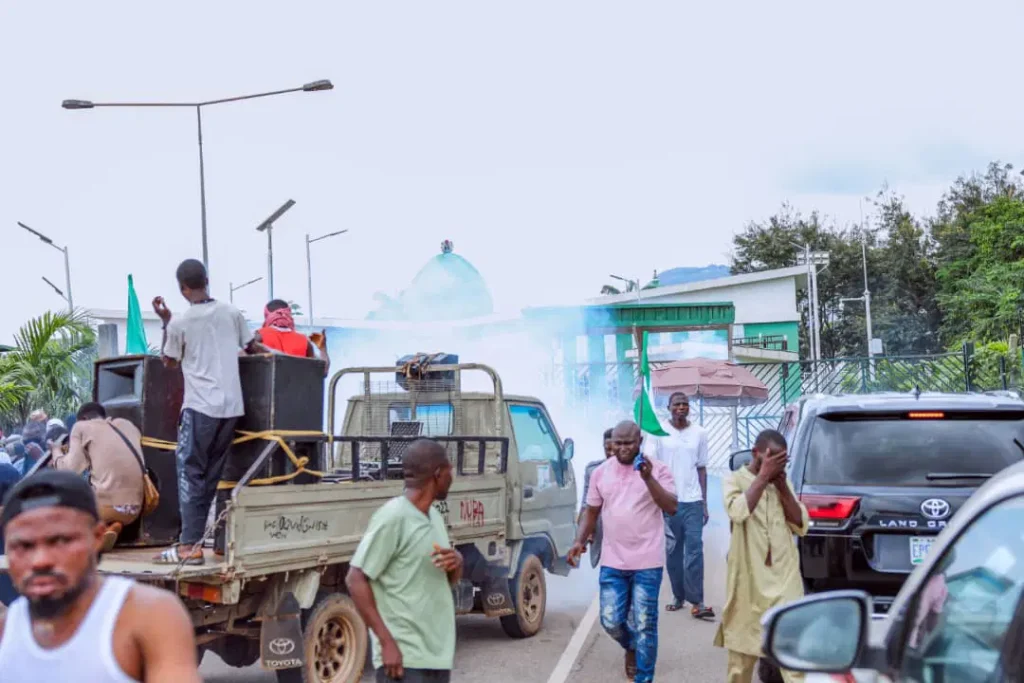 Security Agents Fire Tear Gas at Senator Natasha’s Supporters at NASS Gate